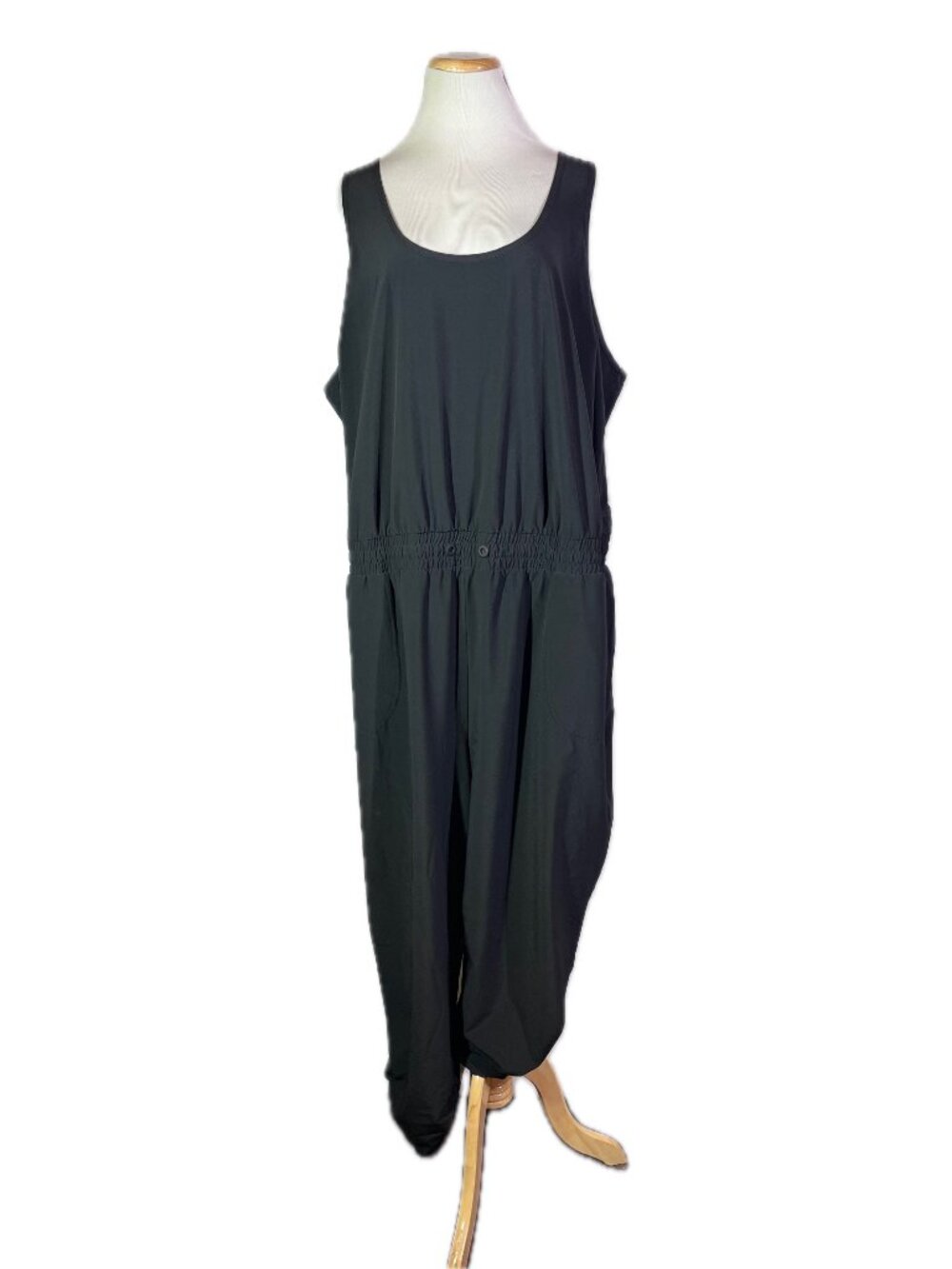 Torrid Active Size 3 (3X) Black Sleeveless Jumpsuit *Missing waist drawstring